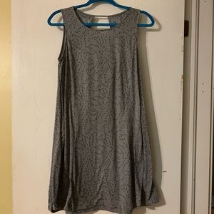 Mountain Hardwear dress size medium with pockets